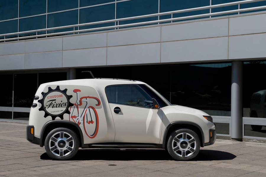  Toyota Urban Utility Concept 2014 года  (фото 2 из 10)